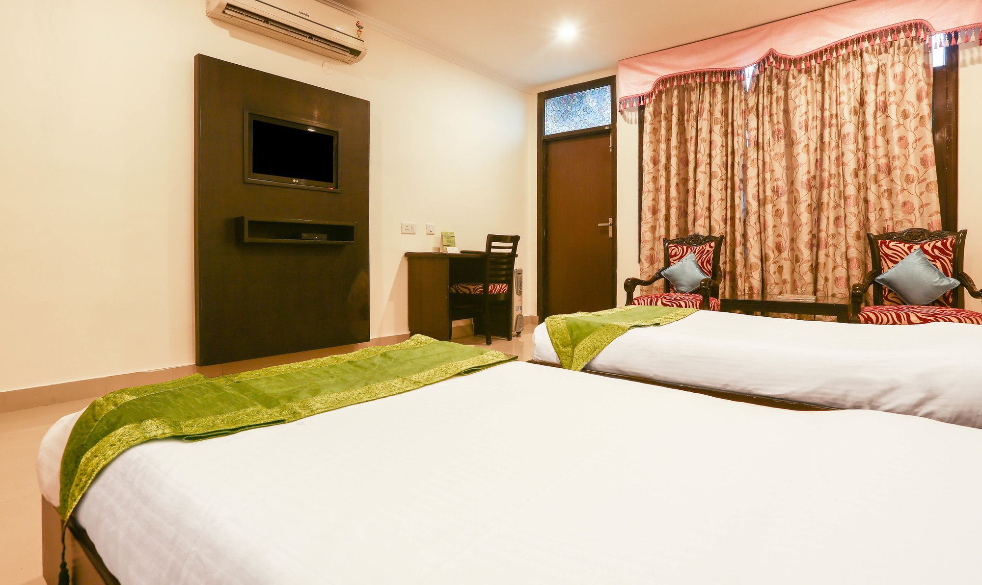 Treebo Trend Gk Conifer Hotel Dharamshala Exterior photo