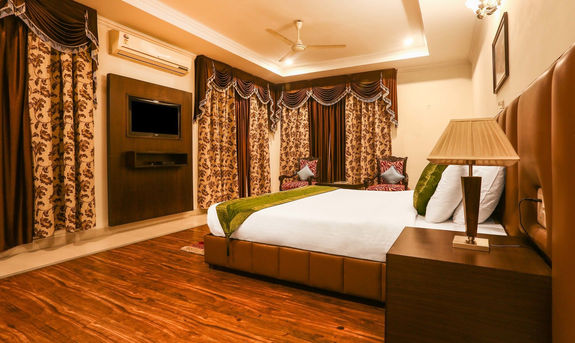 Treebo Trend Gk Conifer Hotel Dharamshala Exterior photo